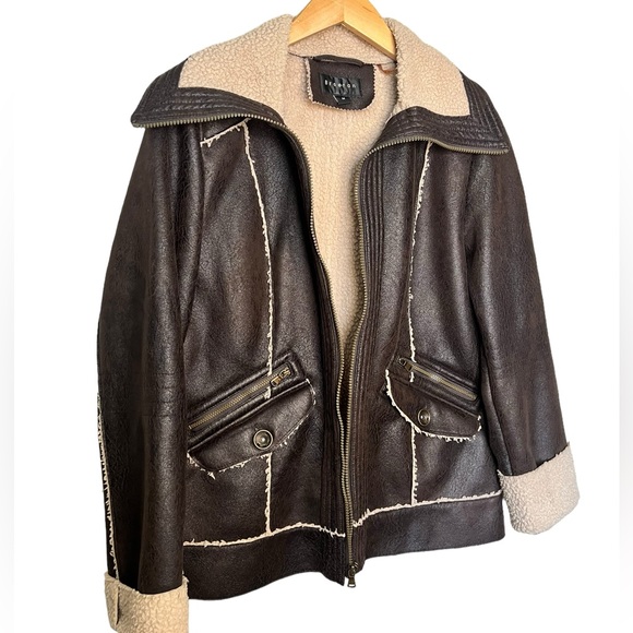 Vintage Braeton Shearling Coat - Picture 3 of 4